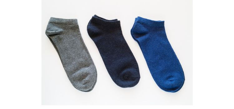 Best Sock Colors for Black Sneakers